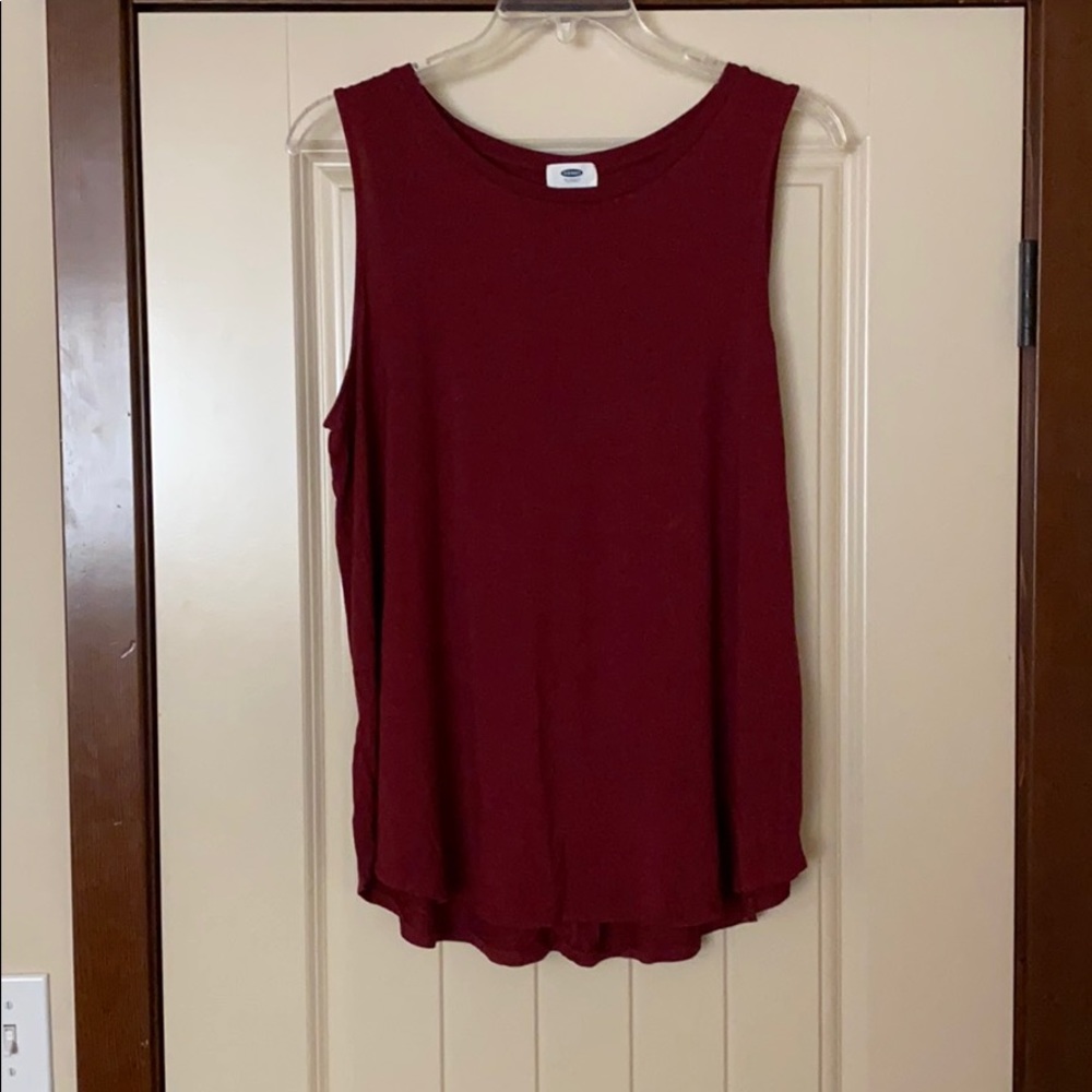 Flowy red tank